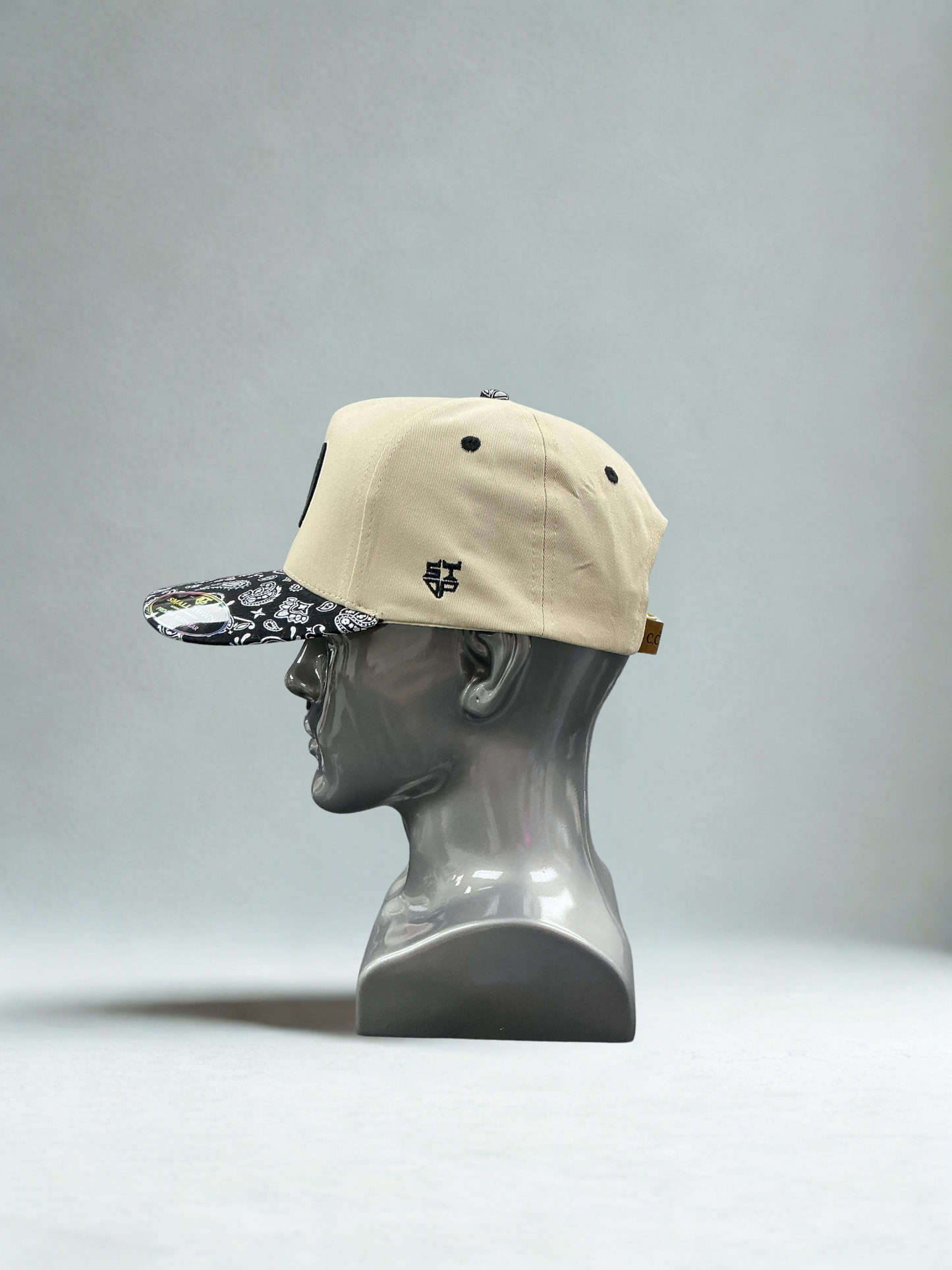 Bandana Wasco "W" Hat